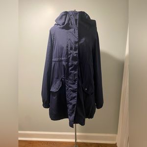 Lululemon windbreaker/ raincoat size 8